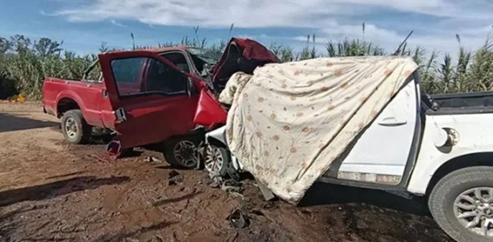 Las camionetas que protagonizaron el mortal accidente en Fortín Olavarría.