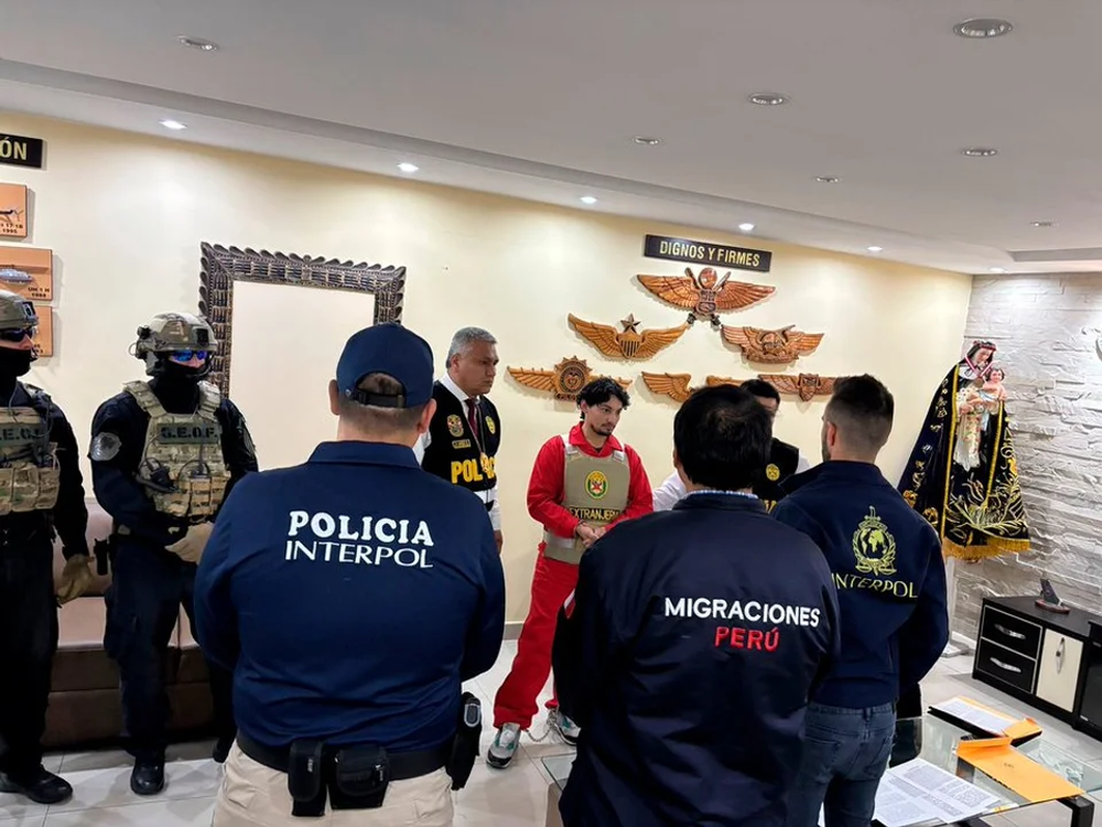 Matías Ozorio momentos antes de abordar el vuelo hacia Argentina.