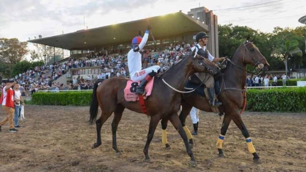 Gran Premio Dardo Rocha por los 142 años de La Plata.