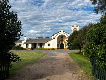 El Monasterio Benedictino de Los Toldos. El Monasterio Benedictino de Los Toldos.