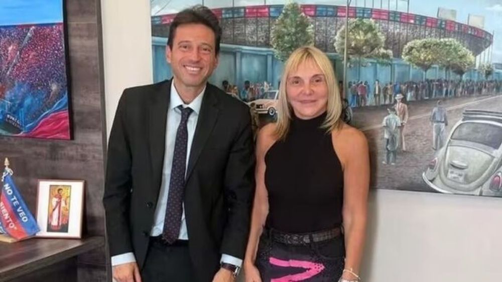 El presidente de San Lorenzo, Marcelo Moretti, junto a María José Scottini.