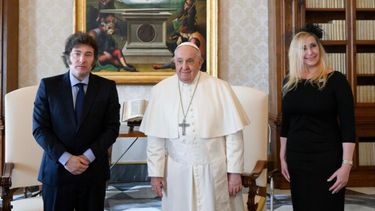 Diarios Bonaerenses | El Papa Francisco junto al presidente Javier Milei y la Secretaria General de la presidencia, Karina Milei.