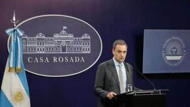 El vocero presidencial, Manuel Adorni, durante su conferencia de prensa. (Prensa Presidencia de la Nación)