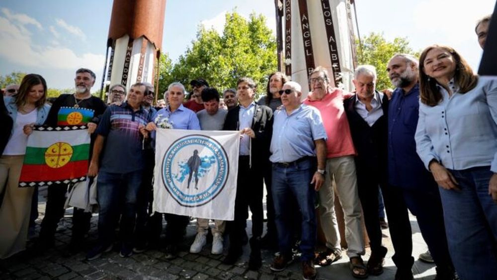 El gobernador Axel Kicillof, en el marco del 43º aniversario del inicio de la guerra de Malvinas. - Gobernación -