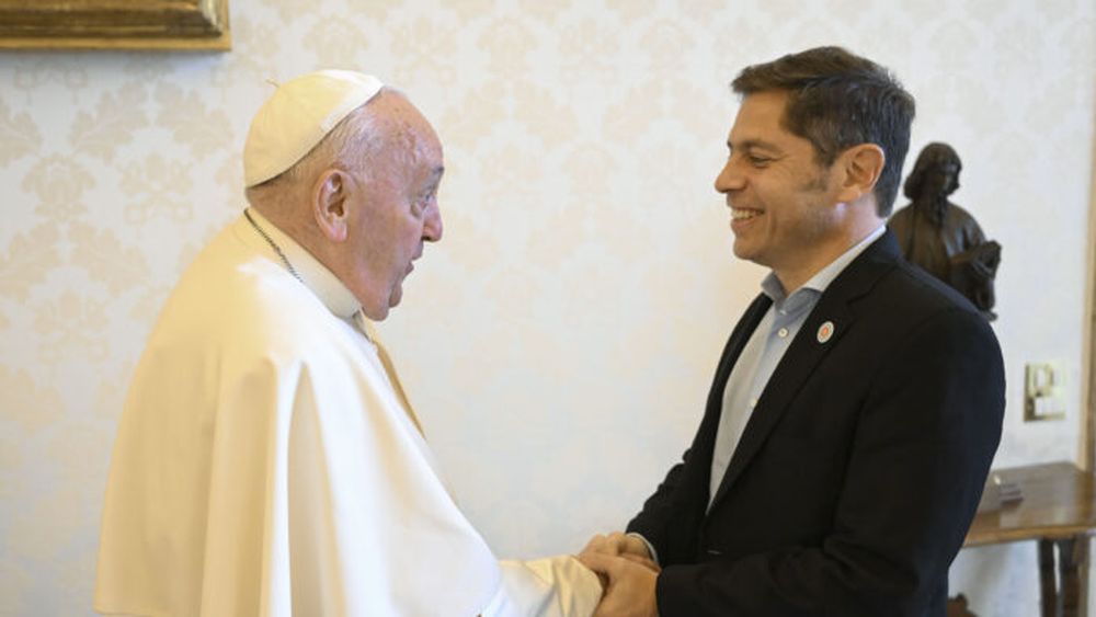El gobernador mantuvo una audiencia privada con el máximo pontífice en el Vaticano.