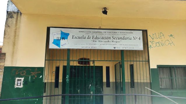 San Martín: una adolescente apuñaló a un compañero en la puerta de la escuela