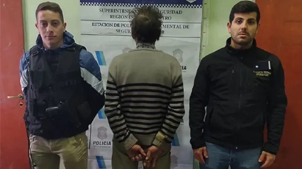 La policía no reveló la identidad, del detenido pero fue identificado al conductor como G.P.S., de 66 años. (Foto Seguridad)