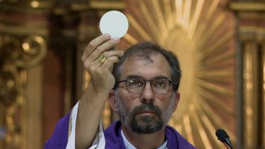 El Presidente de Cáritas y Arzobispo de La Plata, monseñor Gustavo Carrara.