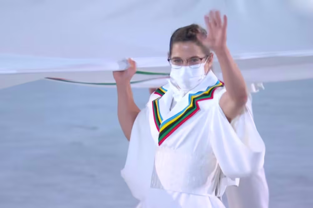 Paula Pareto, durante el ingreso de la bandera del Comité Olímpico Internacional, en Tokio 2020. Paula Pareto, durante el ingreso de la bandera del Comité Olímpico Internacional, en Tokio 2020.