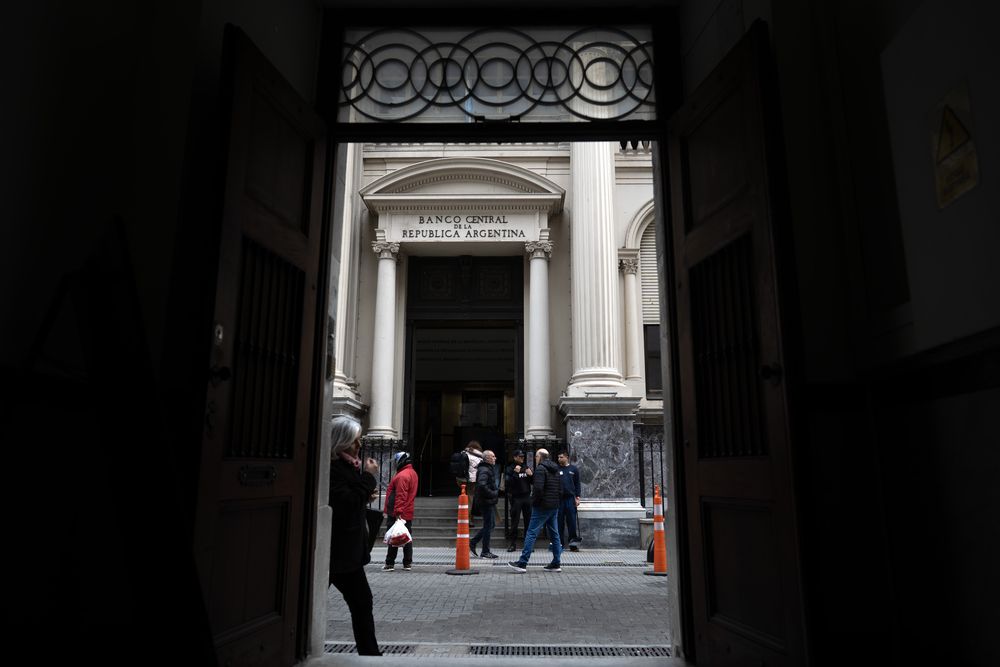 El Banco Central interviene en el mercado.