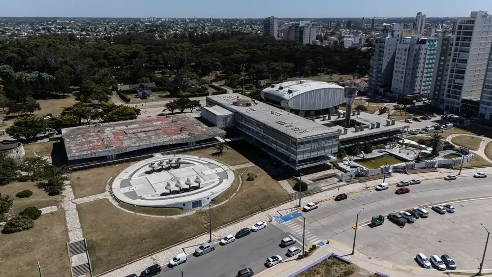 El Casino de Necochea tiene que seguir esperando para la subasta. El Casino de Necochea tiene que seguir esperando para la subasta.