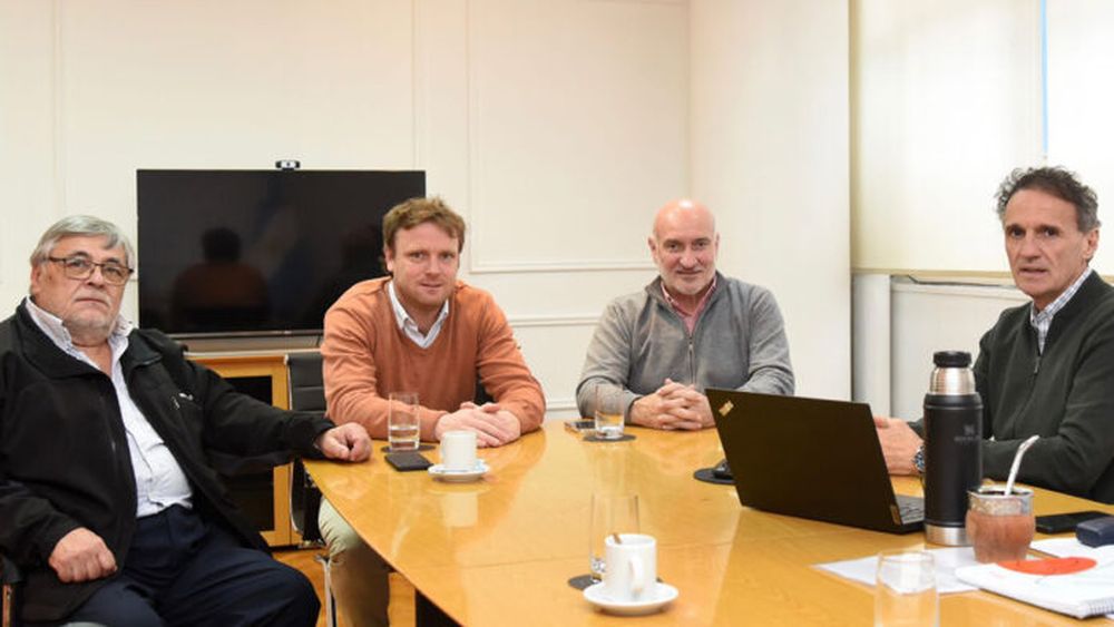 Maximiliano Wesner y Gabriel Katopodis encabezaron encuentro en La Plata. - Olavarría -