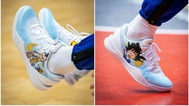 Las originales zapatillas del base Nicolás Laprovíttola. (@FCBbasket)