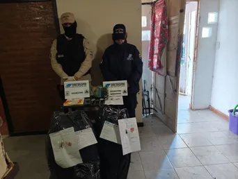 Parte de lo incautado en los operativos en Necochea y Quequén. Parte de lo incautado en los operativos en Necochea y Quequén.