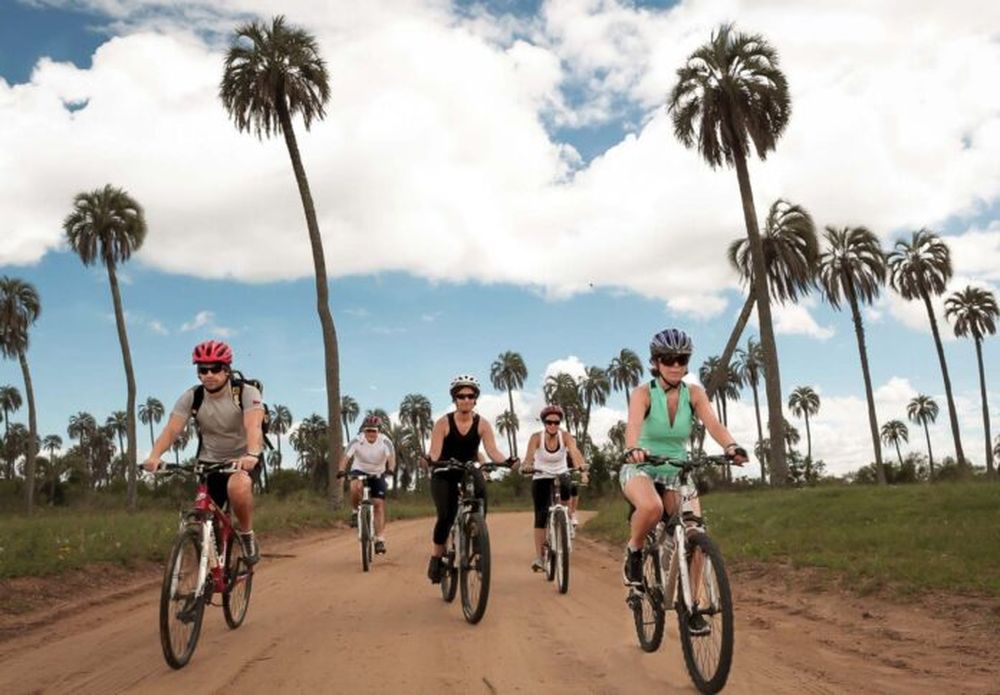 Bicicleteada en el parque El Palmar.