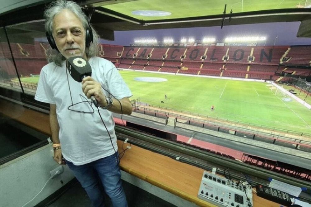El relator de fútbol Walter Saavedra.