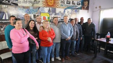 Diarios Bonaerenses | Fernando Gray reunido con vecinos de Pergamino. (DIB)