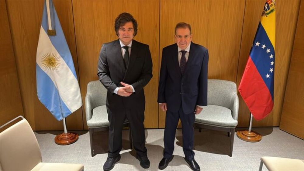 El presidente Javier Milei y Edmundo González Urrutia. - Presidencia -