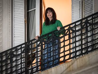 Cristina Kirchner en su balcón de San José 1111.