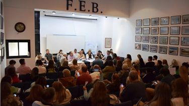 La votación en el congreso de la FEB. (feb.org.ar)