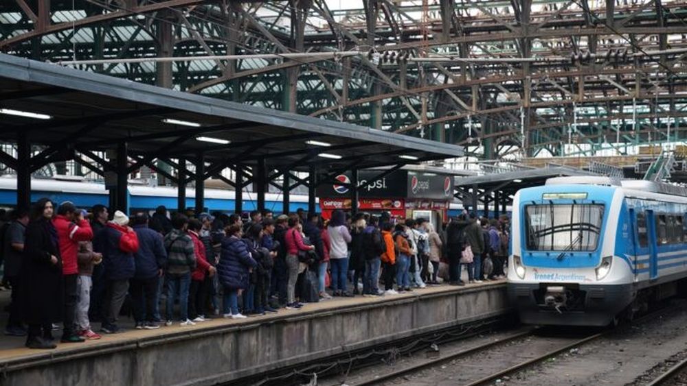 El Gobierno dictó la conciliación obligatoria y este miércoles habrá trenes.