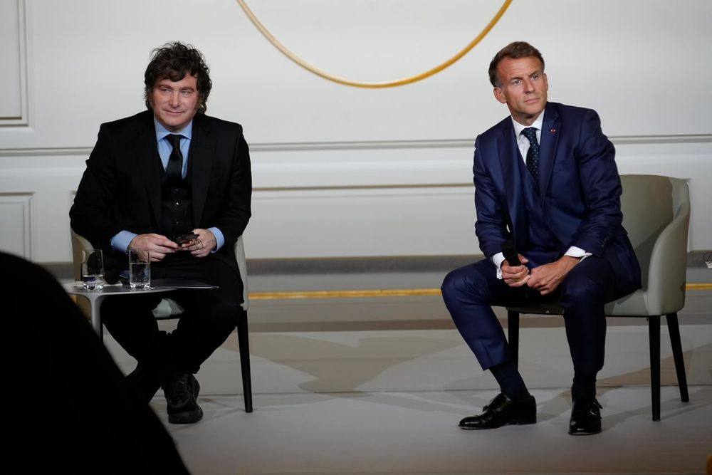 Milei y Macron en el Palacio del Elíseo.&nbsp;