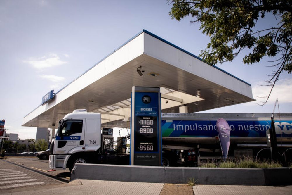 Las estaciones de YPF, con la nafta más cara.