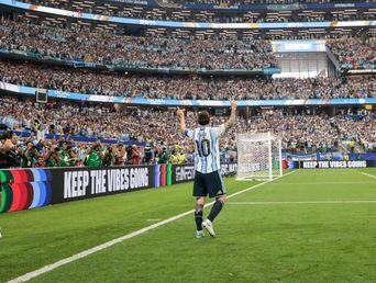 Messi, la leyenda con sigue haciendo historia en el deporte mundial. Messi, la leyenda con sigue haciendo historia en el deporte mundial.