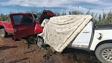 Las camionetas que protagonizaron el mortal accidente en Fortín Olavarría.