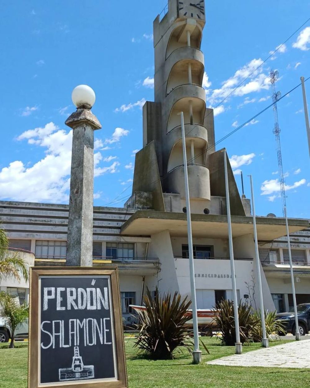 Palacio Municipal Guamini Salamone