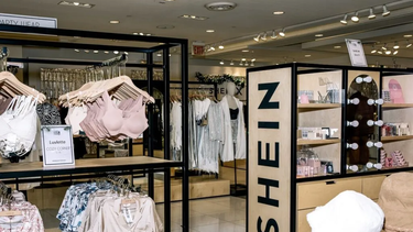 Mucha gente compra ropa en tiendas chinas como Shein.