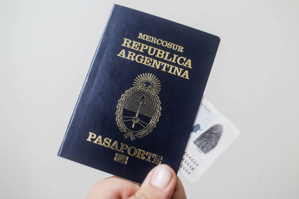 A quedarse tranquilos: ni el dni ni el pasaporte actuales perderán su vigencia original.