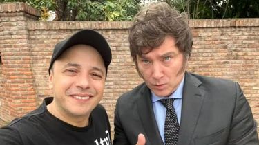 El Dipy junto al presidente Javier Milei. (X)