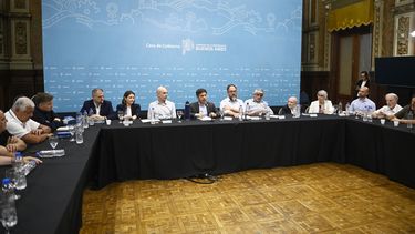 Axel Kicillof se reunió con representantes del sector energético y parte de su gabinete. (Gobernación)&nbsp;