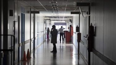 Integrantes del personal de salud en un hospital. (Xinhua/Archivo)