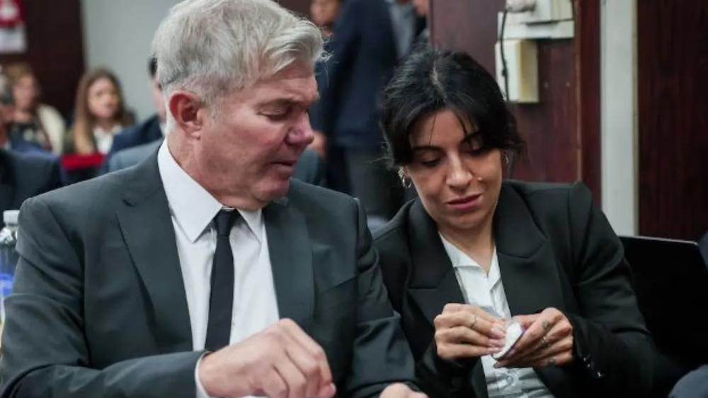 Gianinna Maradona en la audiencia, notablemente conmovida, junto a su abogado, Fernando Burlando. Gianinna Maradona en la audiencia, notablemente conmovida, junto a su abogado, Fernando Burlando.
