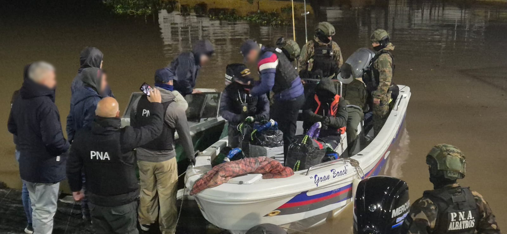 Operativo de Prefectura Naval Argentina en aguas del Paraná, que permitió incautar unos 500 kilos de cocaína.&nbsp;