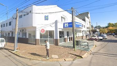 El detenido fue trasladado al Hospital Psiquiátrico Doctor Ramón Carrillo. (Google Street View)