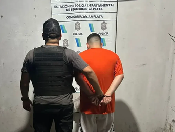 Detenido por robo de lupas quirúrgicas a médico de La Plata. Detenido por robo de lupas quirúrgicas a médico de La Plata.