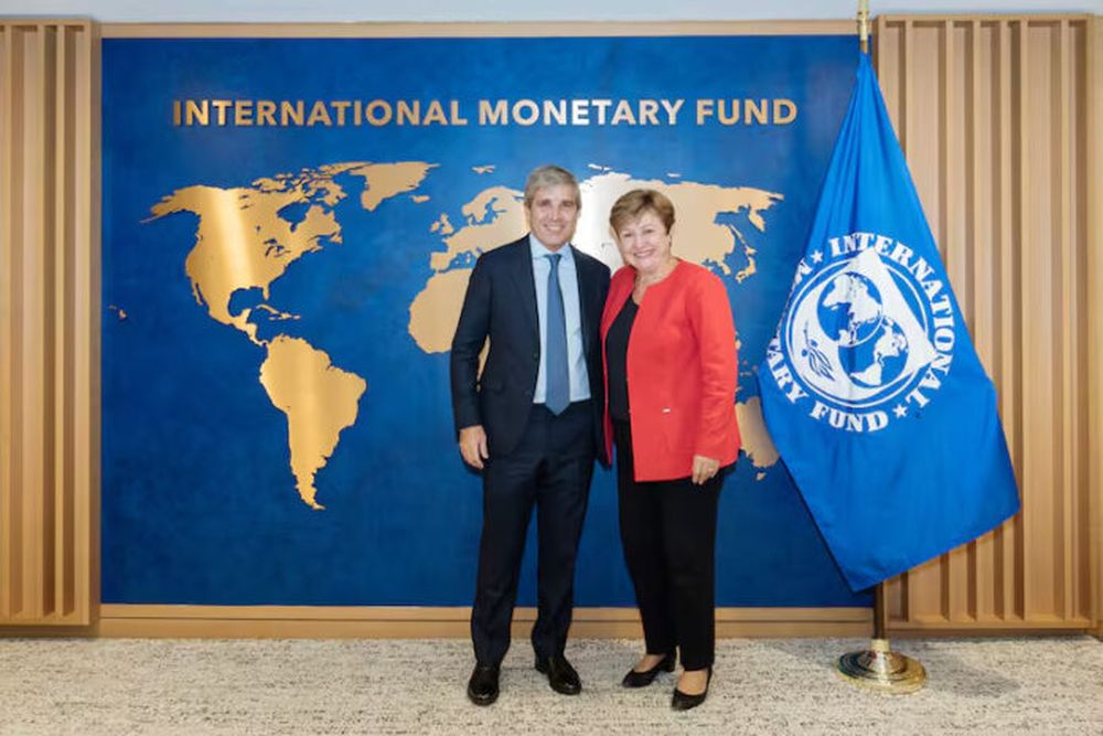 Caputo con Kristalina Georgieva, la titular del FMI. (DIB/Archivos)