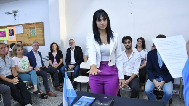 Fiorella Damiani el 14 de diciembre de 2023, cuando asumió su cargo de consejera escolar. - La Nueva -