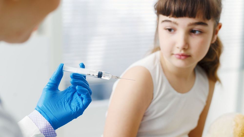 La vacuna contra el VPH que previene el cáncer de cuello uterino se aplica por única vez a los 11 años.&nbsp;