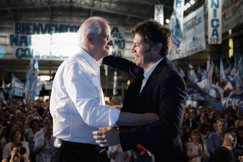 El gobernador Axel Kicillof junto a Jorge Taiana.&nbsp;