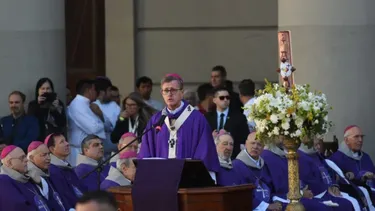 El arzobispo de Buenos Aires, Jorge García Cuerva, durante la misa en honor del papa Francisco. (NA)