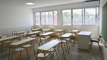 Un aula sin alumnos.