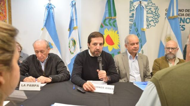 La reunión en la Casa de la Provincia de Buenos Aires estuvo encabezada por el ministro Nicolás Kreplak. (Prensa MSPBA)