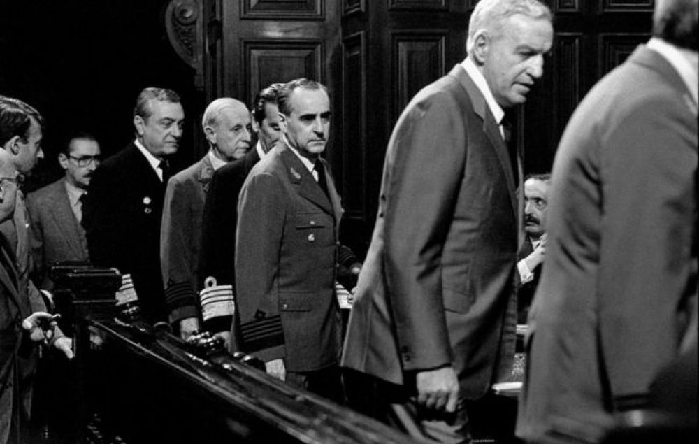 juicio-a-las-juntas-1985-e-longoni_0-e1587510624815-2400x1524_c