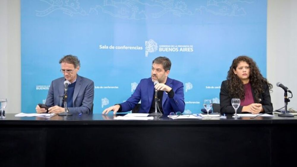 Carlos Bianco, Gabriel Katopodis y Romina Barrios. - Gobernación -