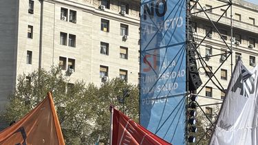 masiva marcha frente al congreso acompano la votacion contra los vetos del ejecutivo