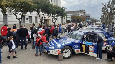 La exhibición de Glorias del TC en la Plaza Mitre de 25 de Mayo.